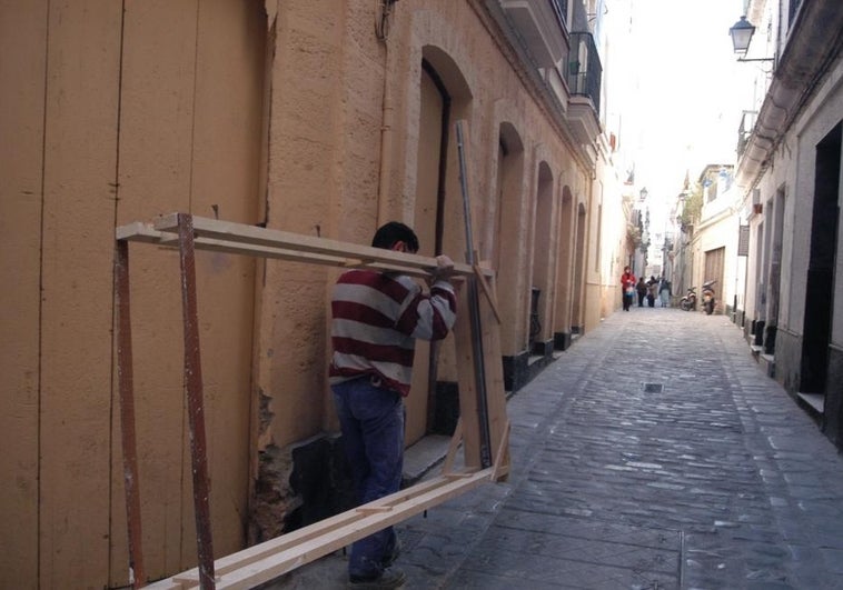 Cádiz, pisos viejos para gente mayor