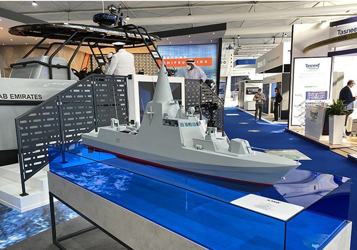 Imagen de una de las maquetas expuestas por Navantia en su stand en la feria naval de Abu Dabi