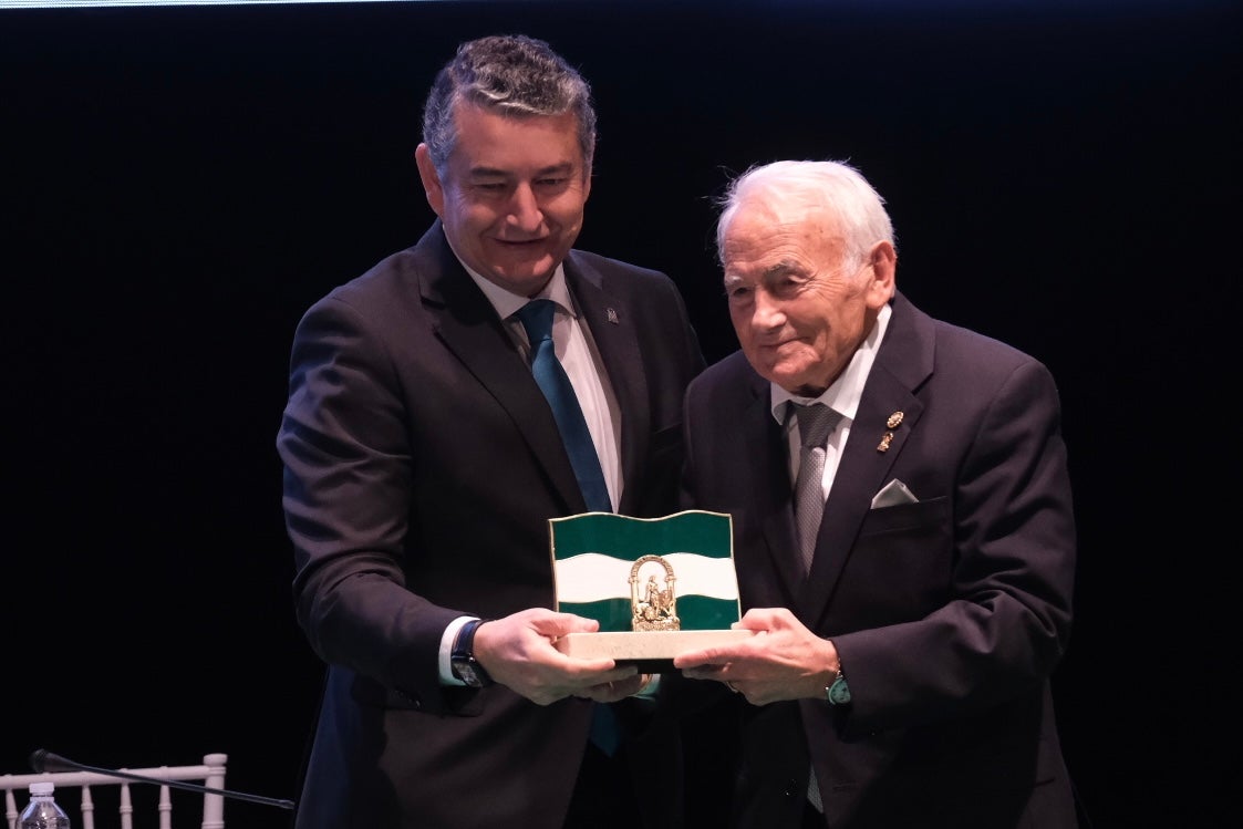 Fotos: Acto de entrega de las Banderas de Andalucía