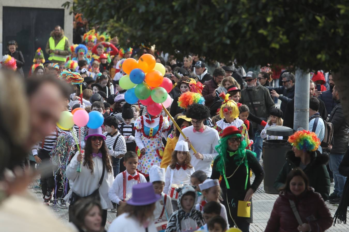 Las imágenes del &#039;Circo de emociones&#039; del Carnaval en el colegio Tierno Galván de Cádiz