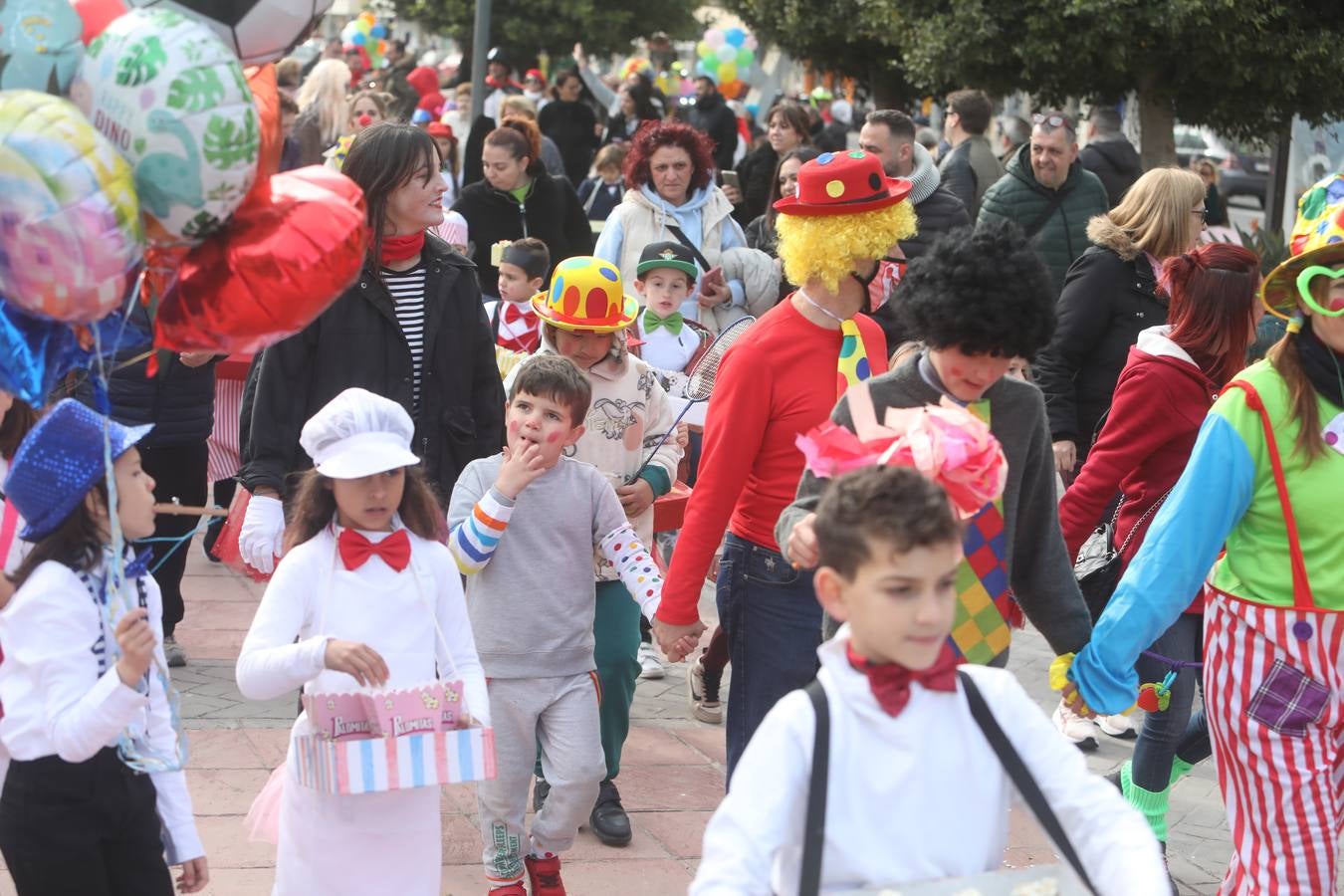 Las imágenes del &#039;Circo de emociones&#039; del Carnaval en el colegio Tierno Galván de Cádiz