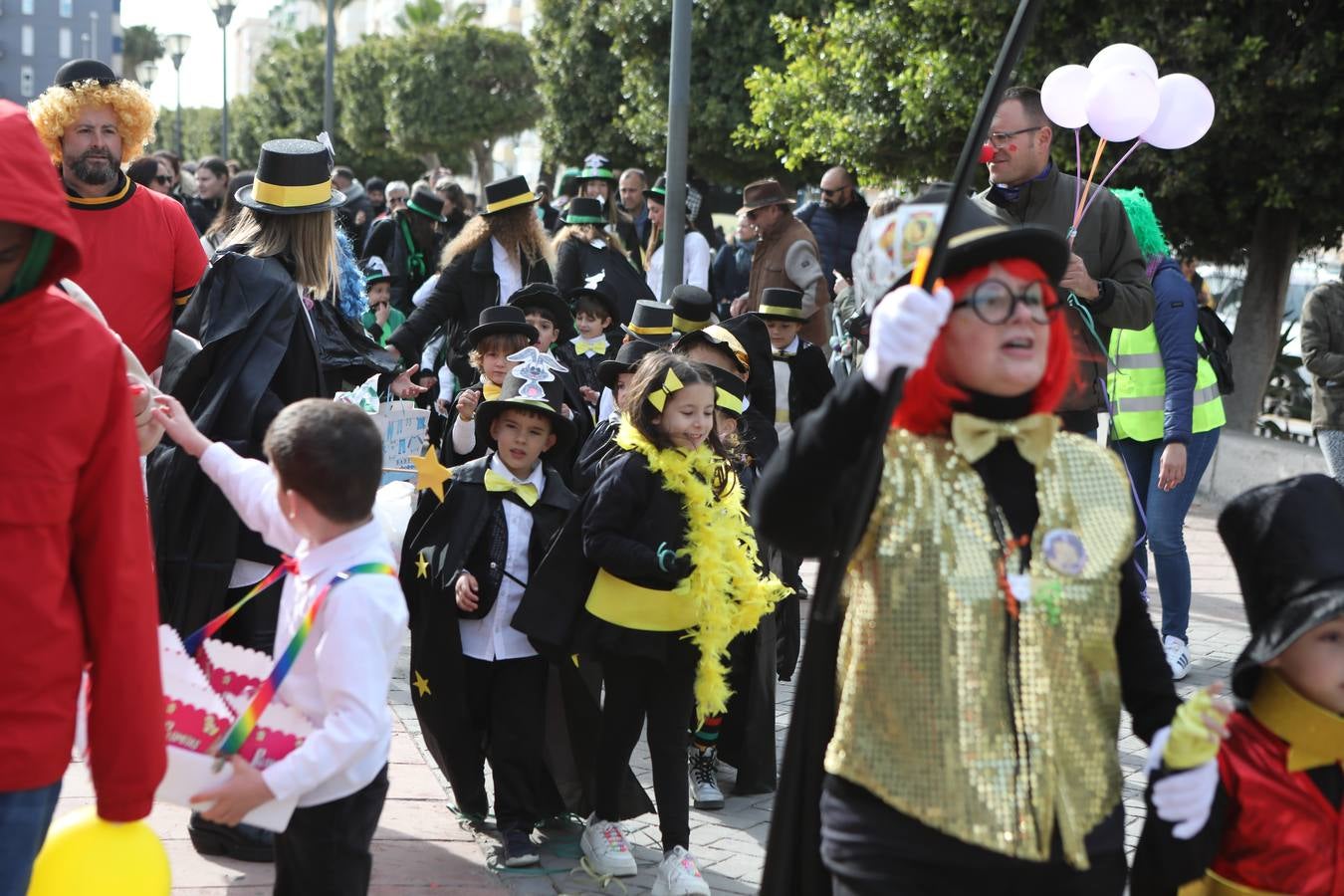 Las imágenes del &#039;Circo de emociones&#039; del Carnaval en el colegio Tierno Galván de Cádiz