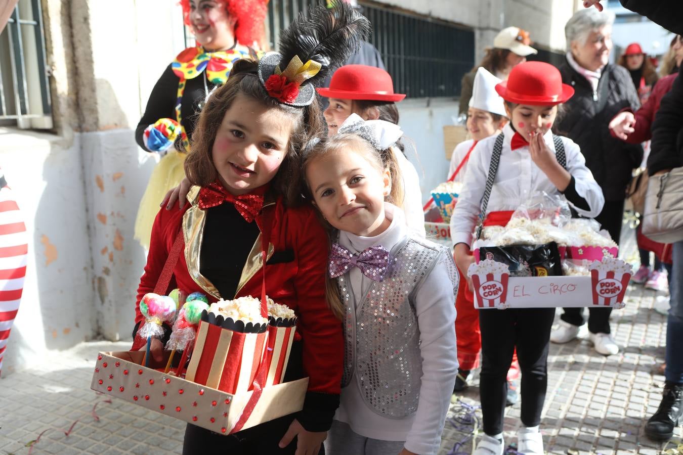 Las imágenes del &#039;Circo de emociones&#039; del Carnaval en el colegio Tierno Galván de Cádiz