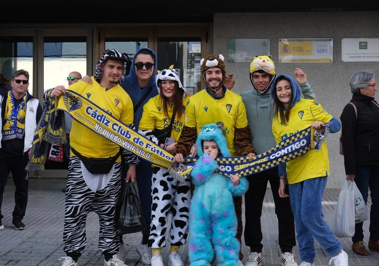 Búscate en los alrededores del estadio antes del partido Cádiz - Rayo