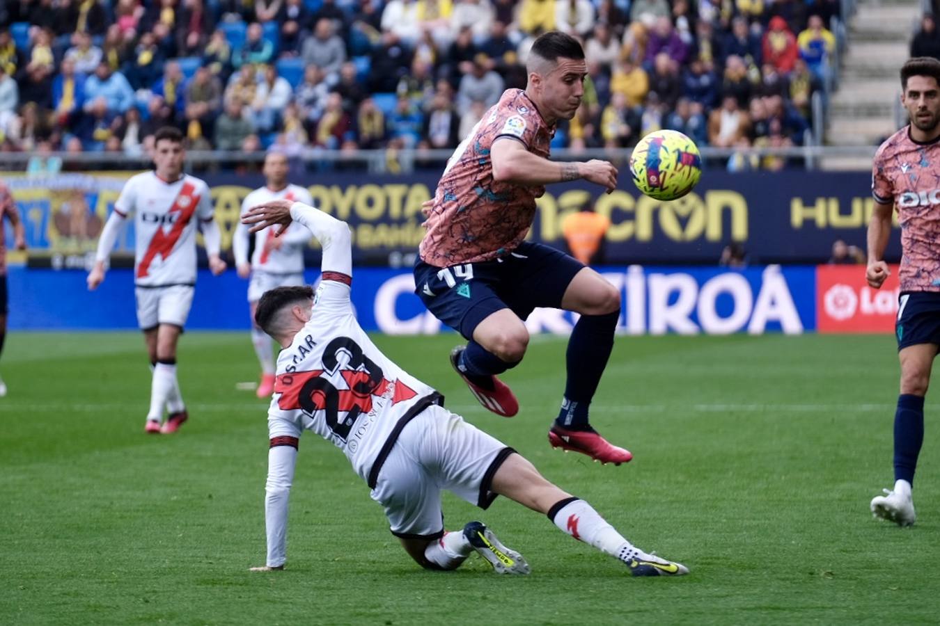 Las imágenes del partido Cádiz CF- Rayo Vallecano en Carranza