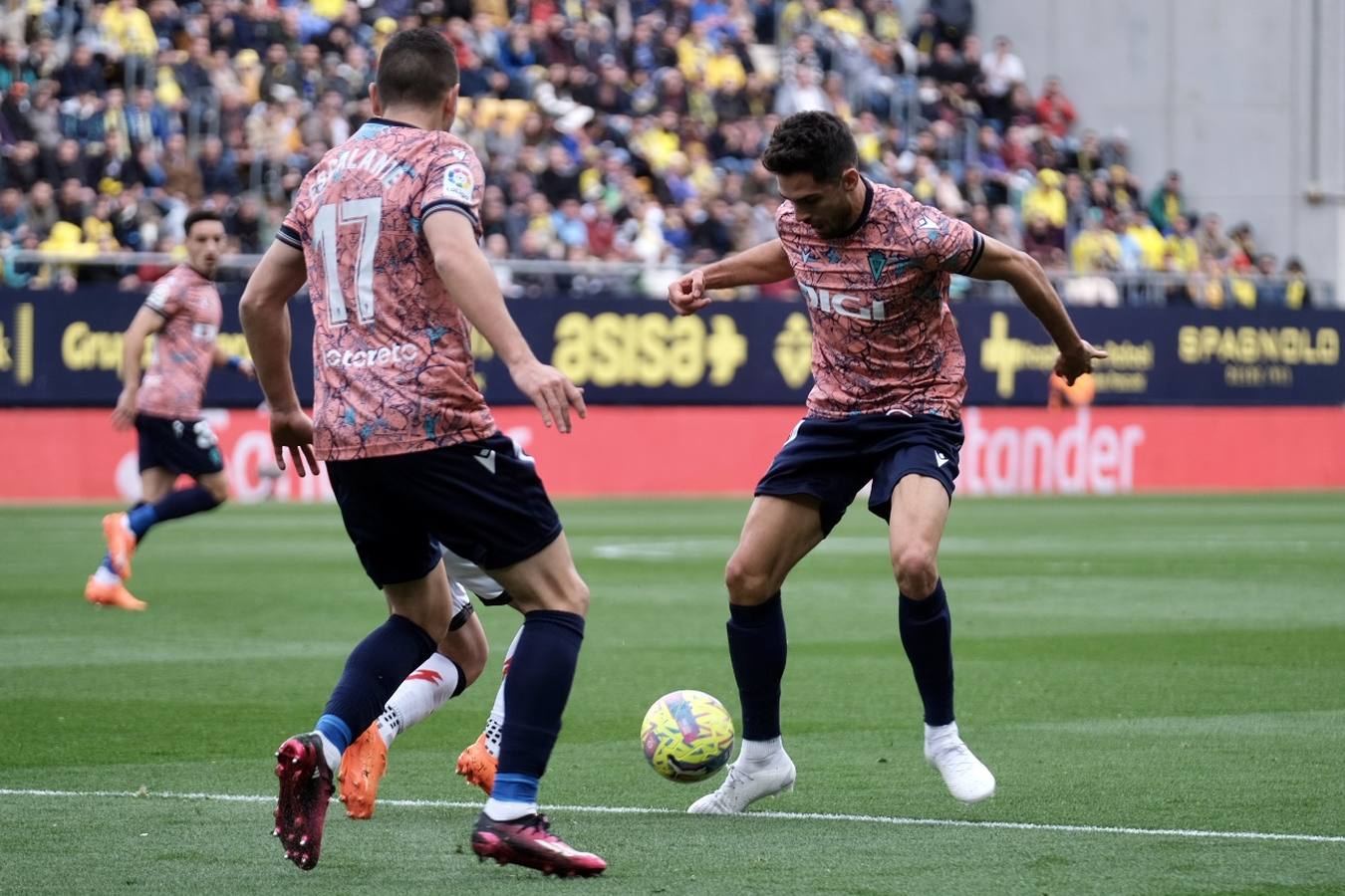 Las imágenes del partido Cádiz CF- Rayo Vallecano en Carranza