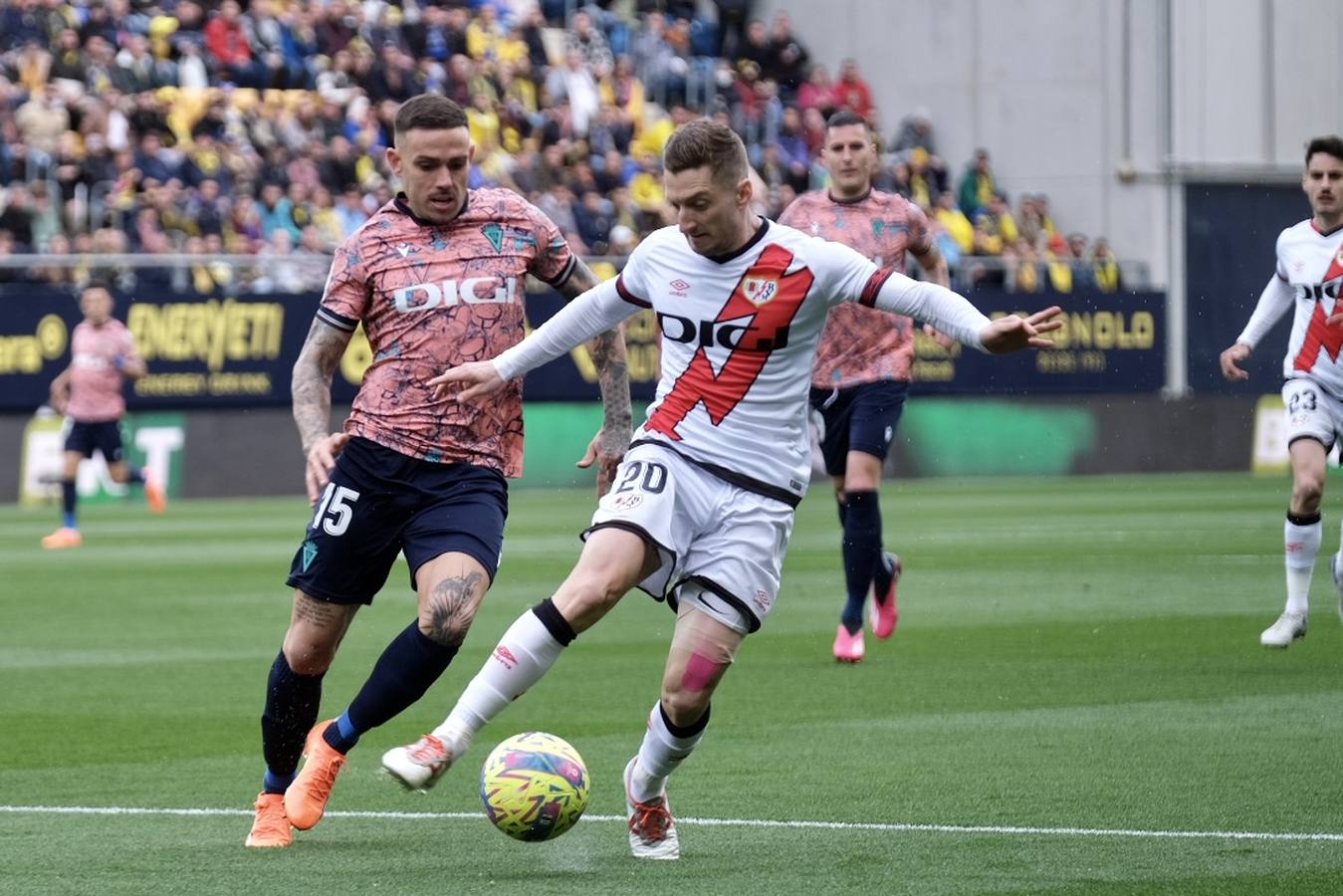 Las imágenes del partido Cádiz CF- Rayo Vallecano en Carranza