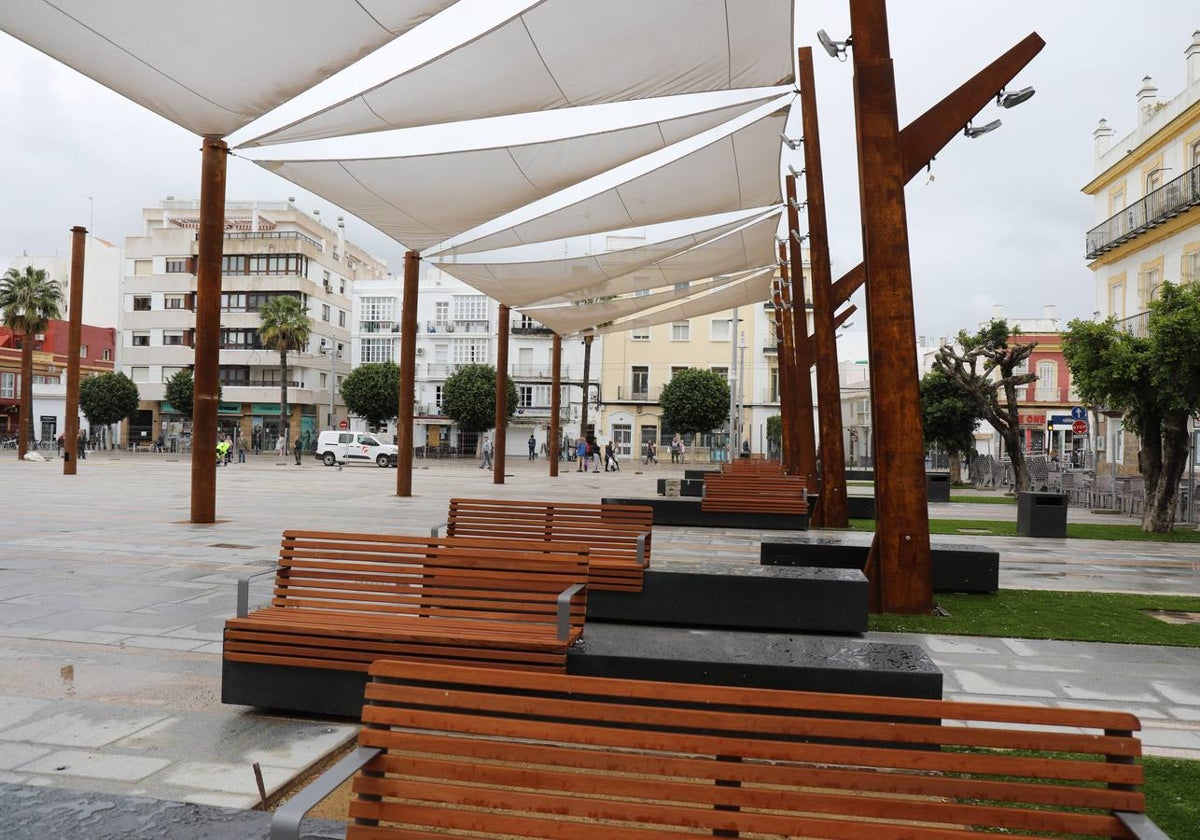 La Plaza del Rey de San Fernando ya toma forma