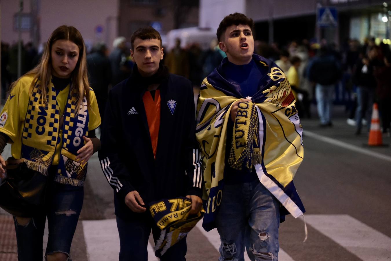 Búscate en la galería: ambiente en el partido Cádiz - Getafe