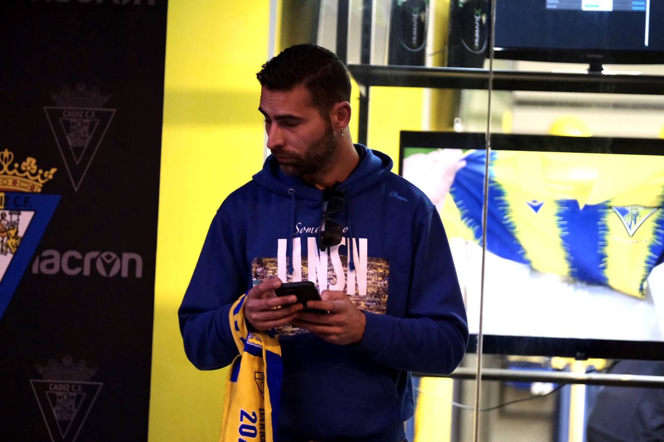 Búscate en la galería: ambiente en el partido Cádiz - Getafe