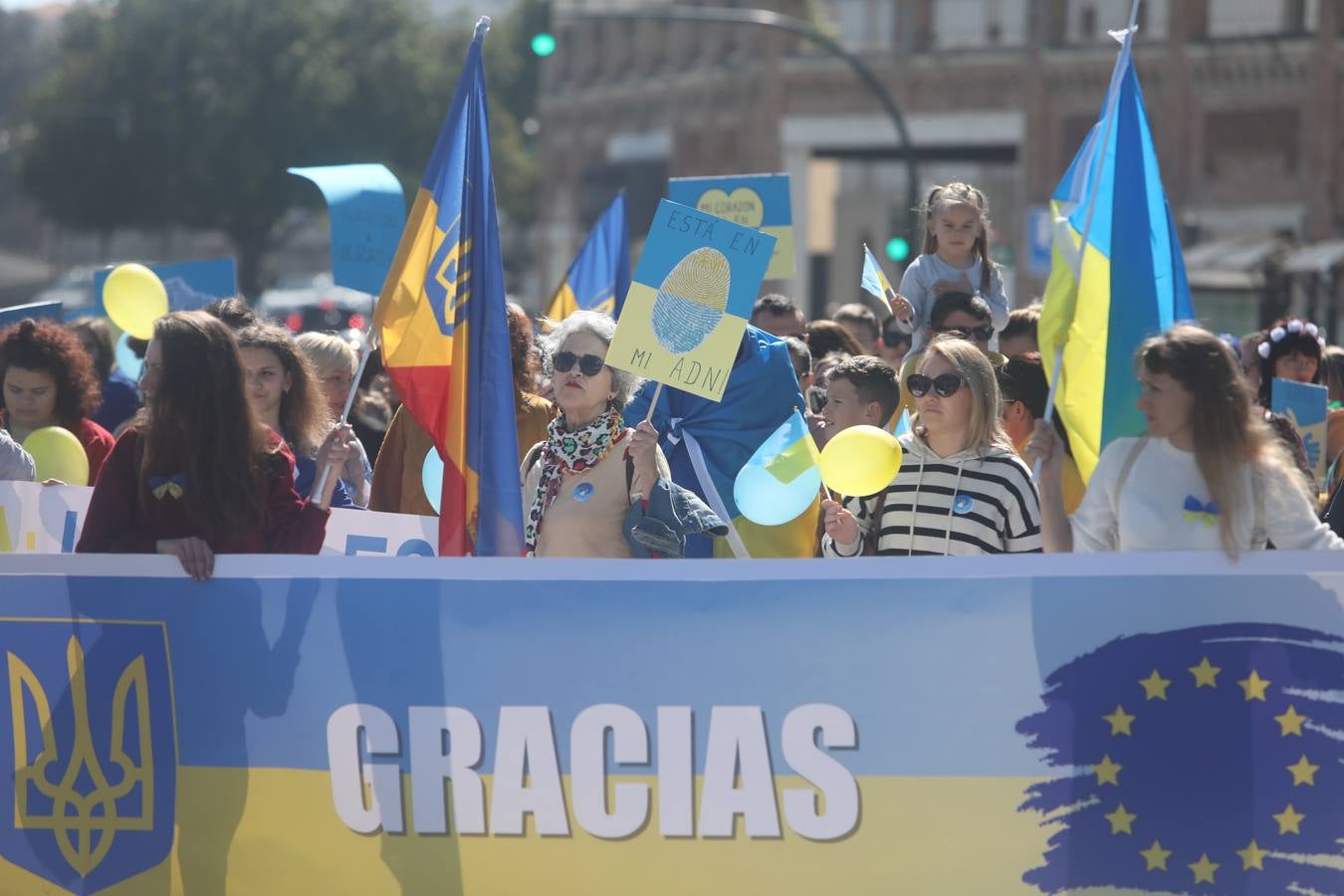 Fotos: La comunidad ucraniana en Cádiz pide de nuevo por la paz