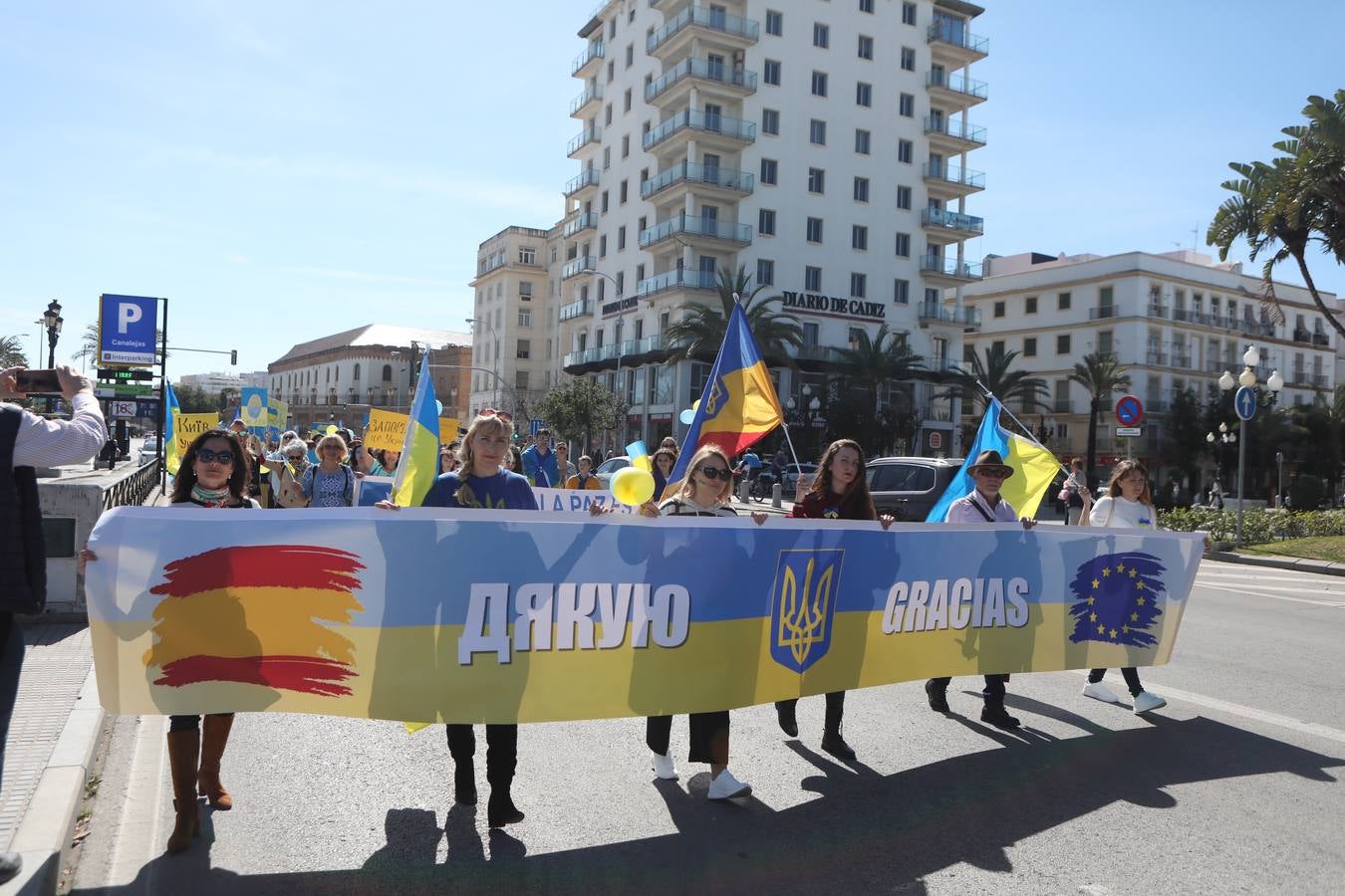 Fotos: La comunidad ucraniana en Cádiz pide de nuevo por la paz