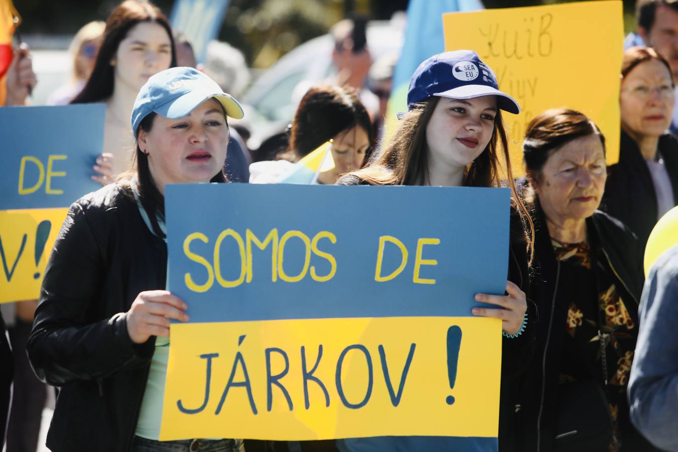 Fotos: La comunidad ucraniana en Cádiz pide de nuevo por la paz