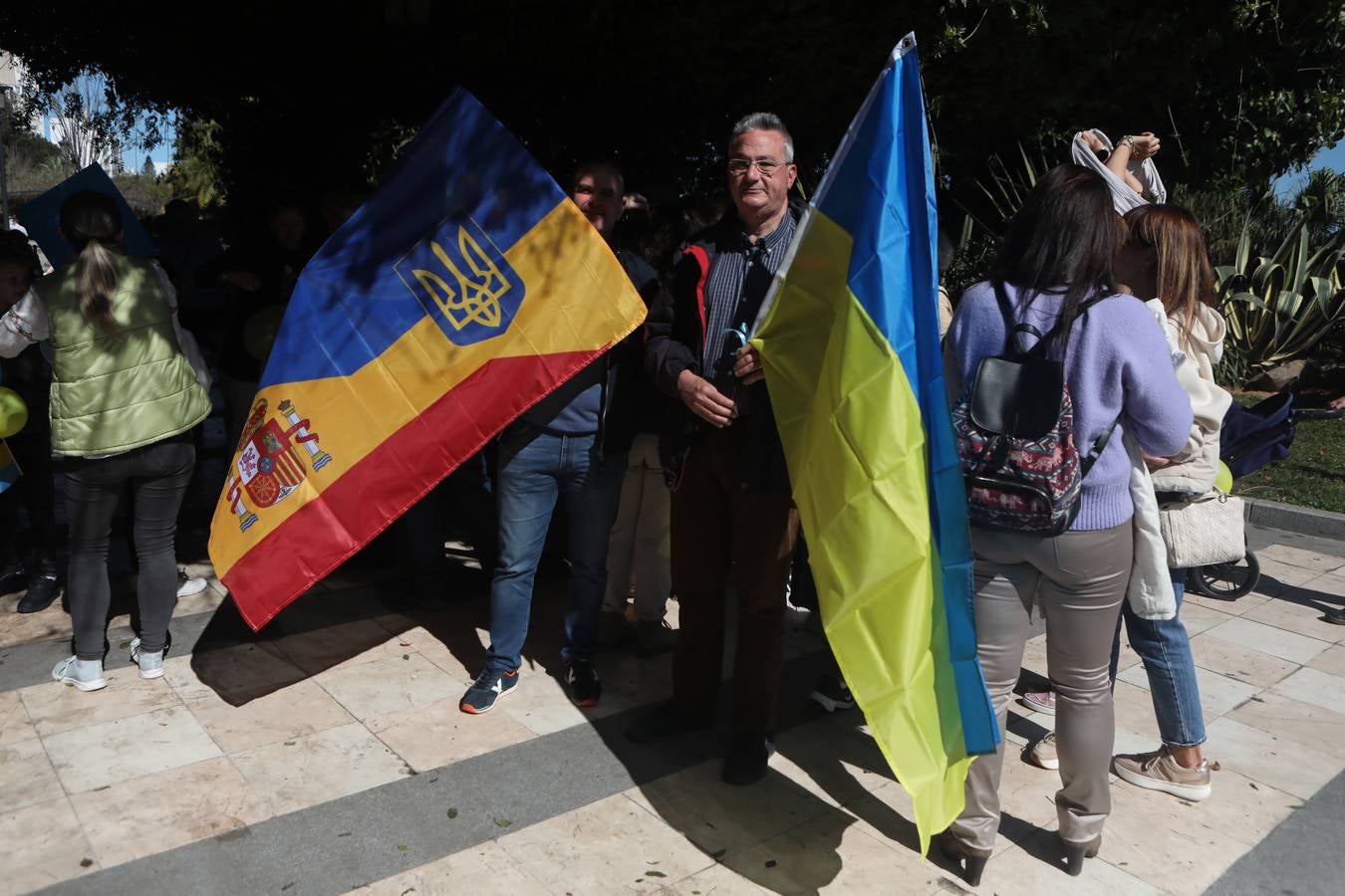 Fotos: La comunidad ucraniana en Cádiz pide de nuevo por la paz