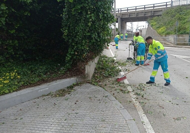 El Ayuntamiento de Cádiz pone en marcha un plan de choque de limpieza tres meses antes de las elecciones