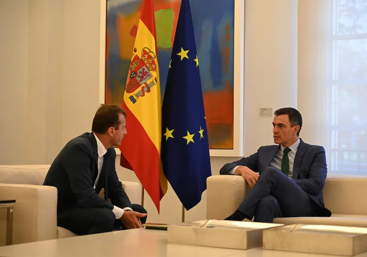Pedro Sánchez se reúne con la cúpula de Airbus para intensificar la participación de España en sus programas espaciales