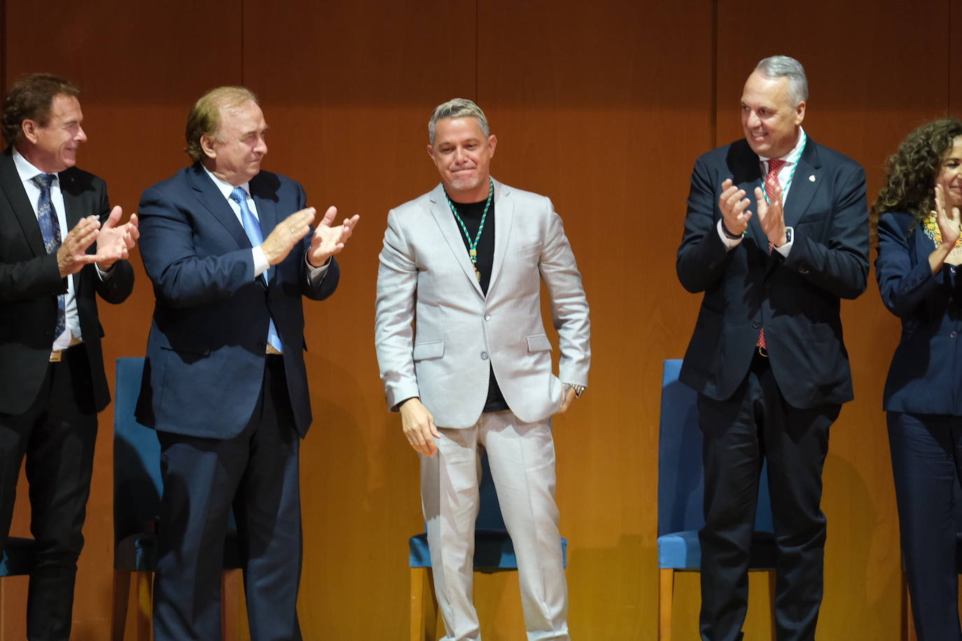 En imágenes: Alejandro Sanz y Lola Flores, Hijos Predilectos de Cádiz