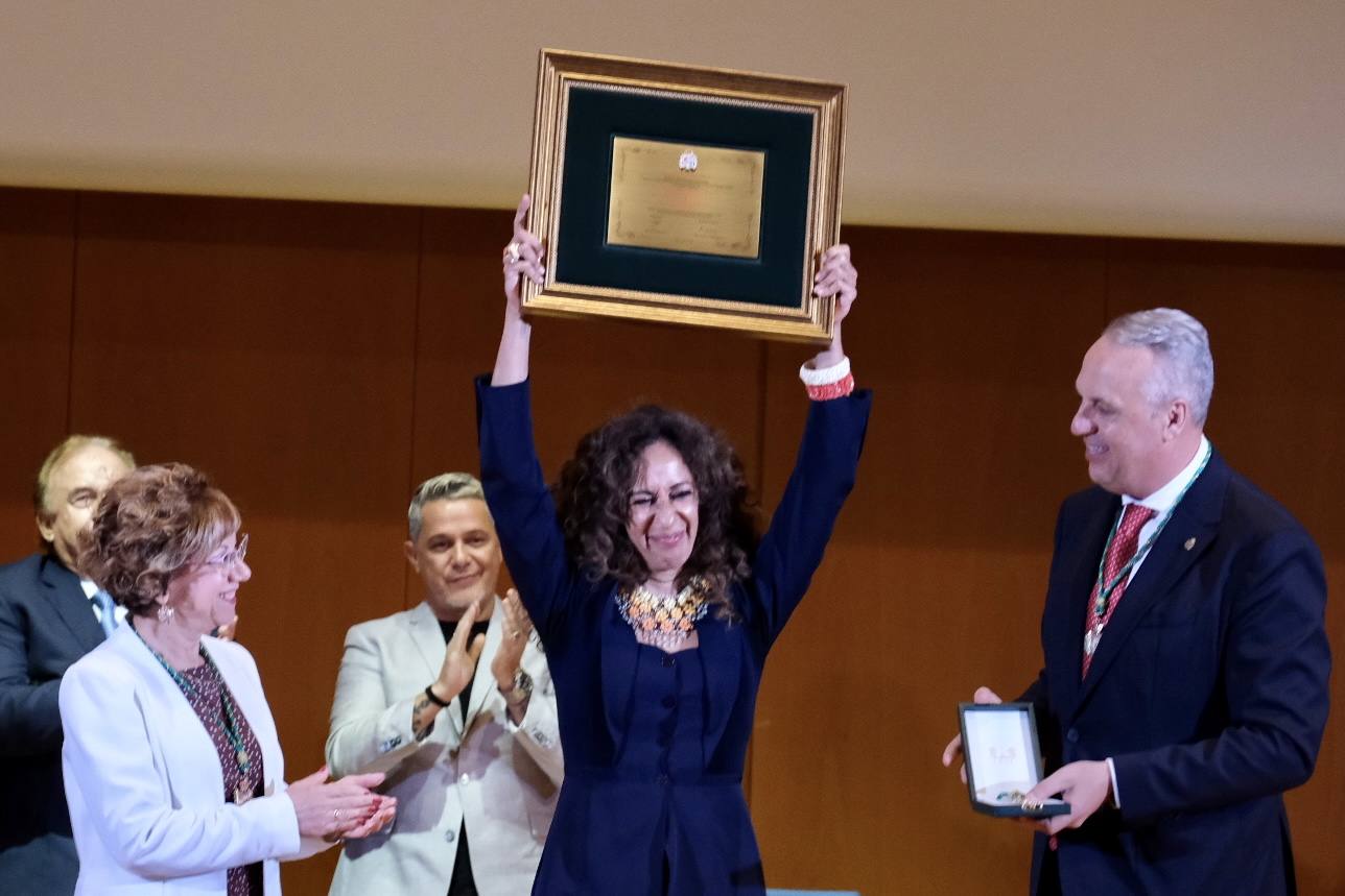 En imágenes: Alejandro Sanz y Lola Flores, Hijos Predilectos de Cádiz