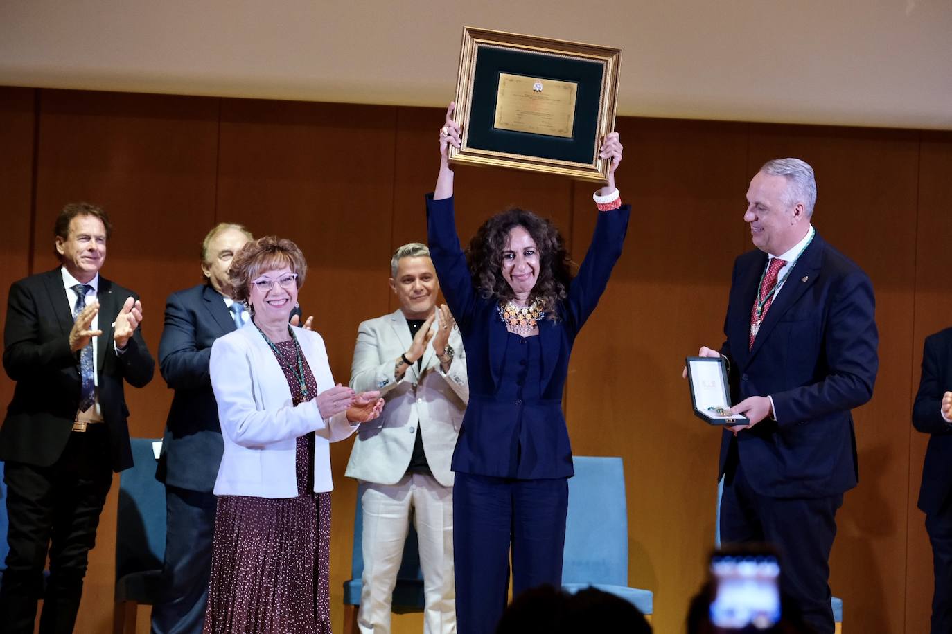 En imágenes: Alejandro Sanz y Lola Flores, Hijos Predilectos de Cádiz