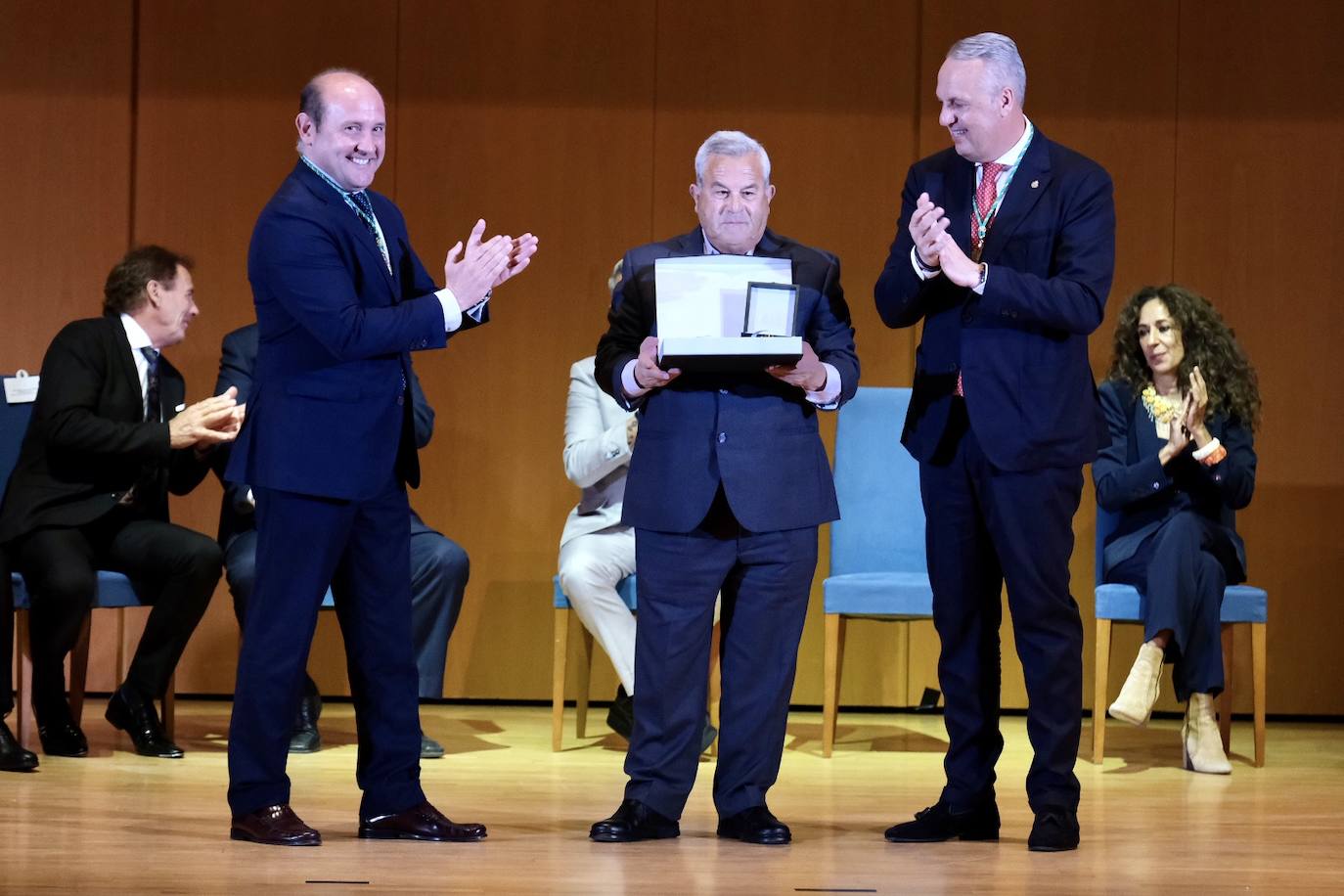 En imágenes: Alejandro Sanz y Lola Flores, Hijos Predilectos de Cádiz