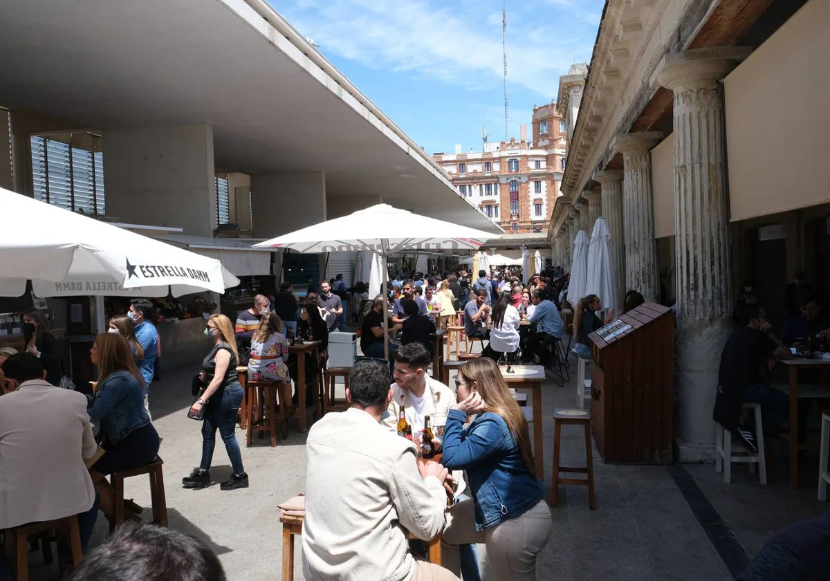 Bares y restaurantes de Cádiz amplían sus horarios de apertura para Semana Santa