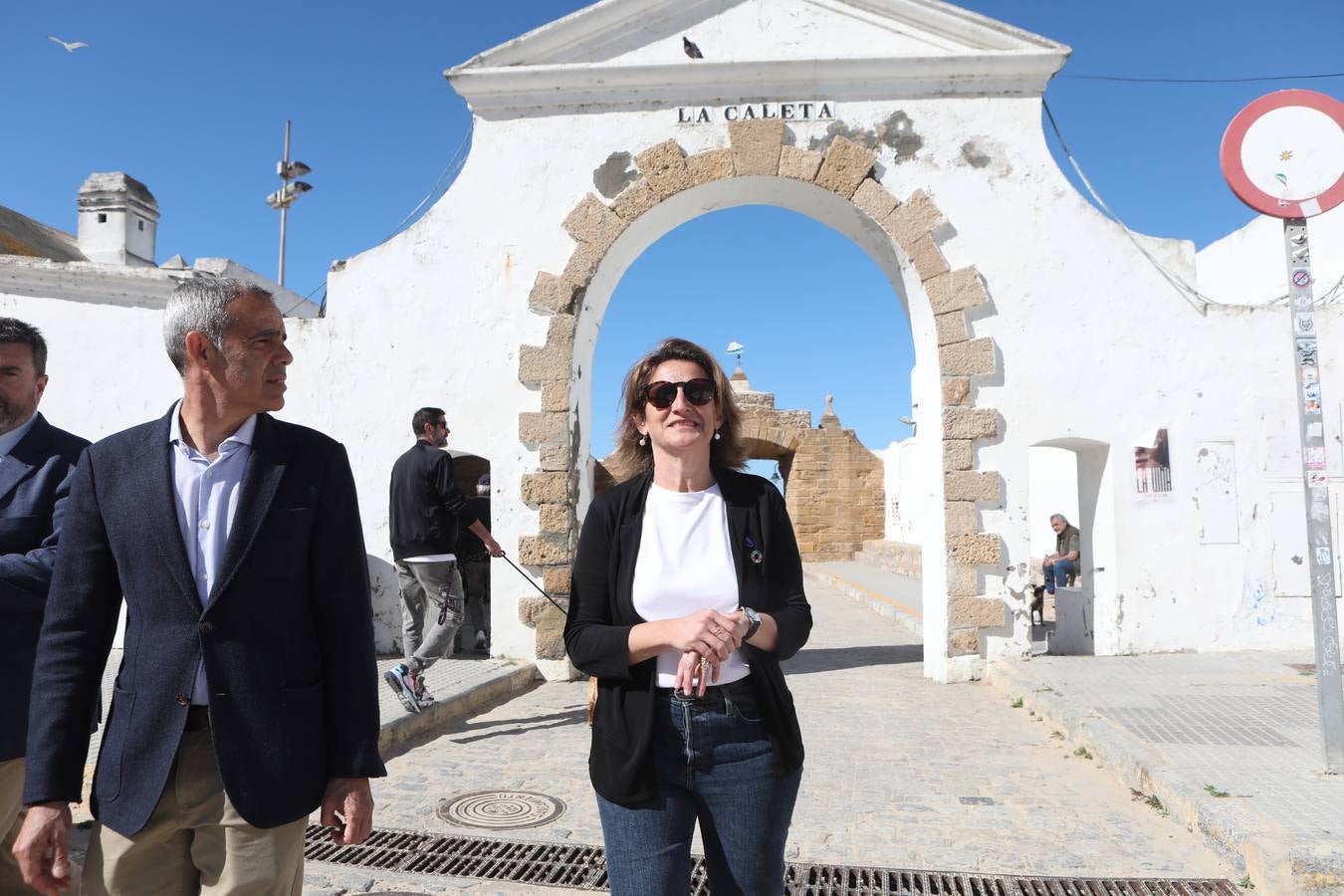 Ribera garantiza la restauración de las Murallas y deja al margen el Castillo de San Sebastián