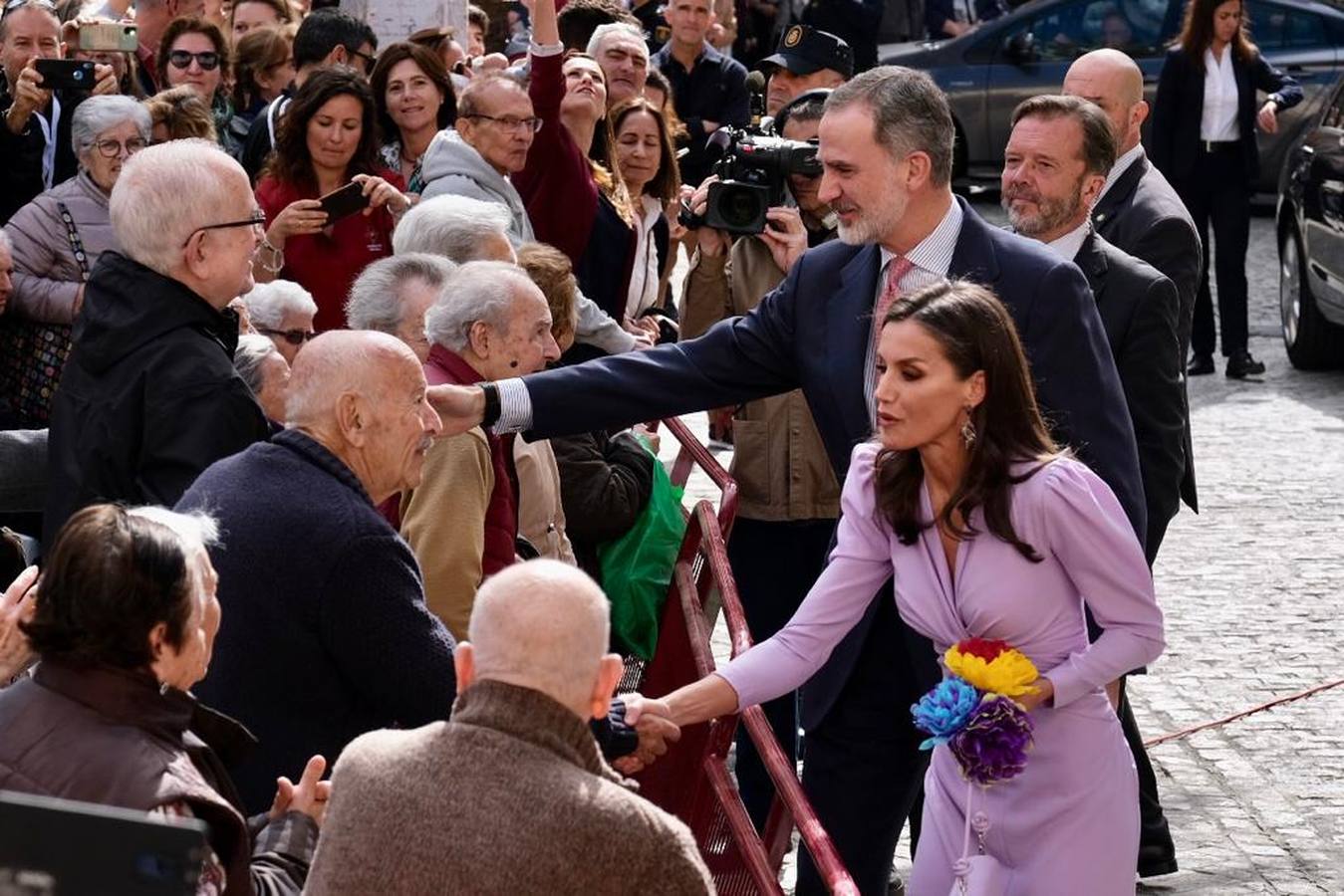 Fotos: la llegada de los Reyes de España para inaugurar el Congreso en Cádiz