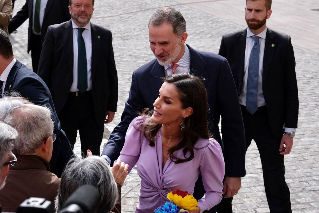 Fotos: la llegada de los Reyes de España para inaugurar el Congreso en Cádiz