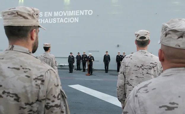 El Almirante de la Flota dando la bienvenida a los militares desplegados.