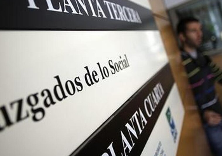 Funcionarios de justicia en Cádiz amenazan también con movilizarse tras el acuerdo de los letrados