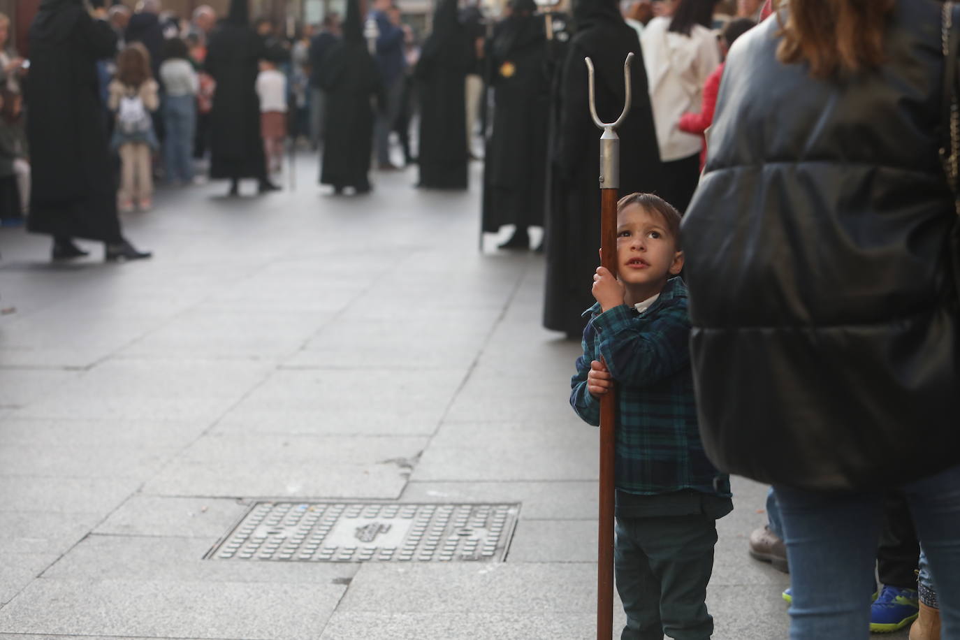 Fotos: Dolores de Servitas protagoniza la primera jornada de la Semana Santa en Cádiz