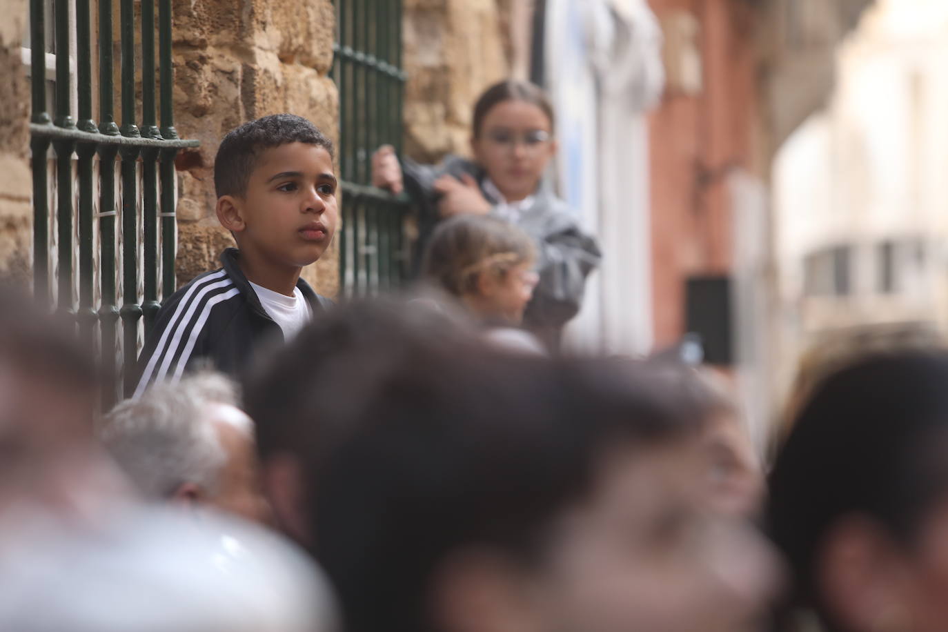 Fotos: Dolores de Servitas protagoniza la primera jornada de la Semana Santa en Cádiz