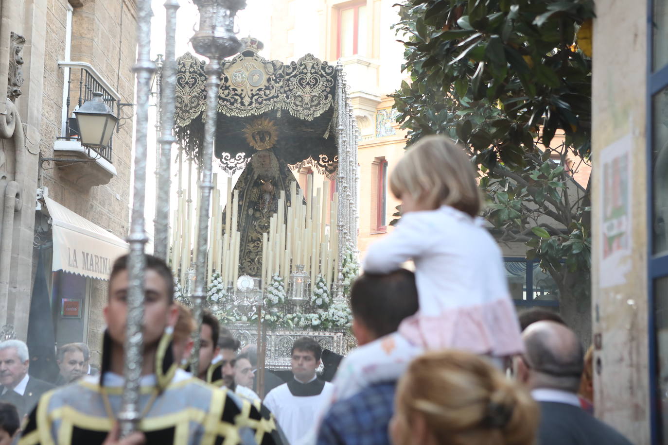 Fotos: Dolores de Servitas protagoniza la primera jornada de la Semana Santa en Cádiz