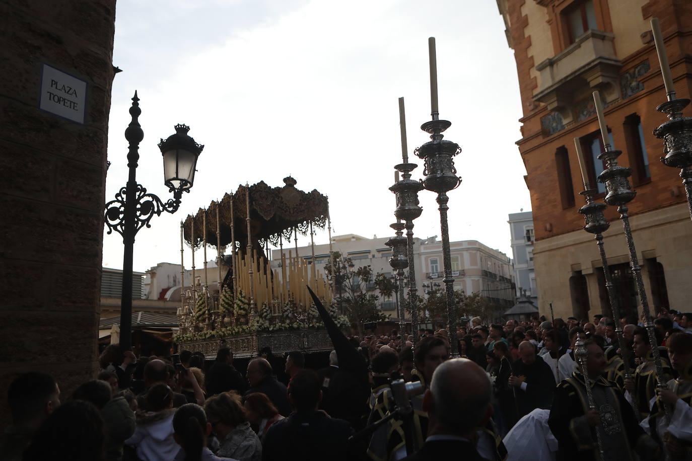 Fotos: Dolores de Servitas protagoniza la primera jornada de la Semana Santa en Cádiz
