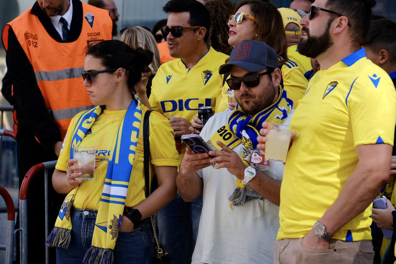 Fotos: Búscate en previa del partido Cádiz - Sevilla