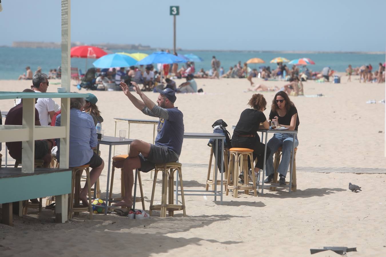 Fotos: Cádiz llena sus playas en Semana Santa