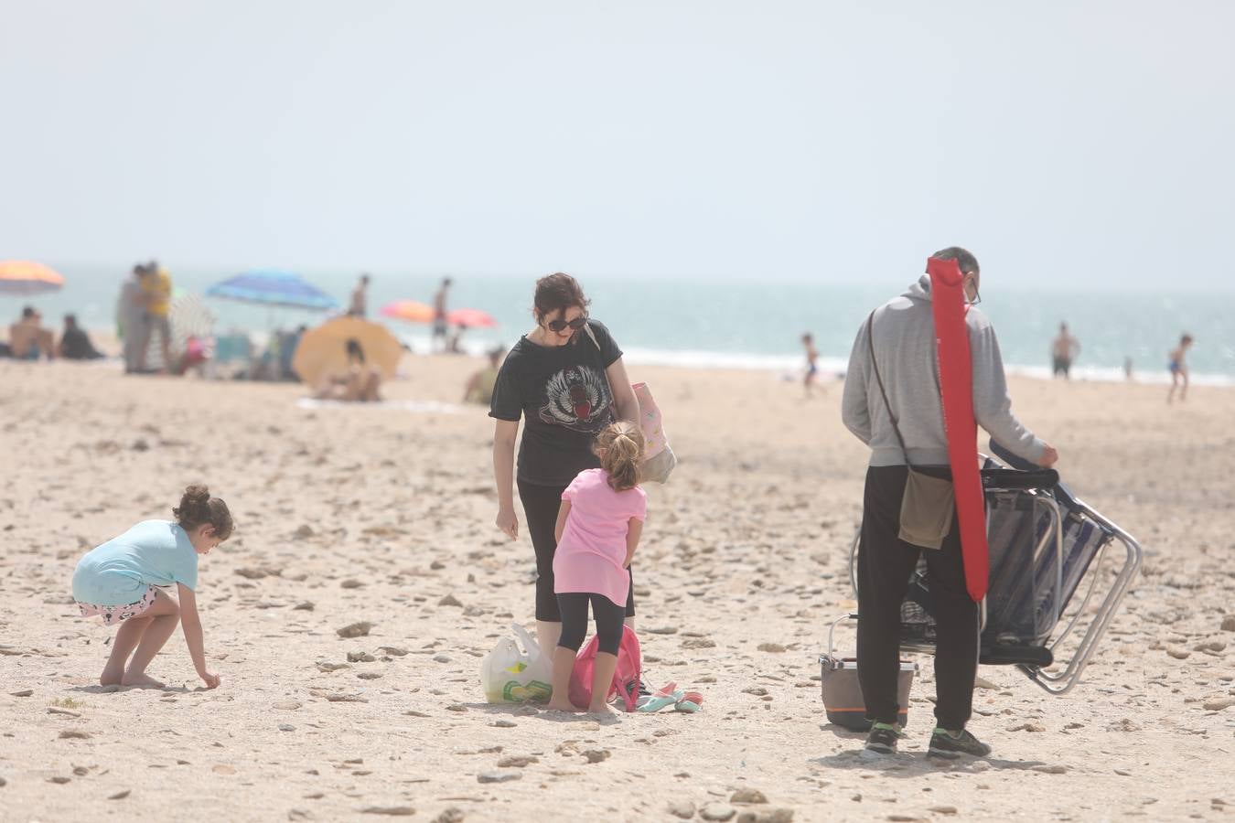 Fotos: Cádiz llena sus playas en Semana Santa