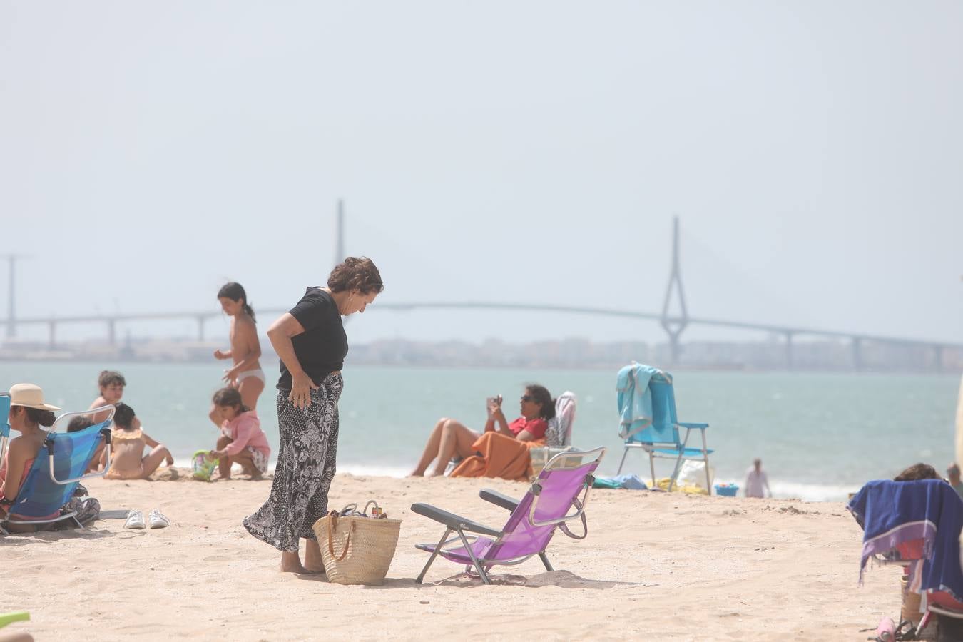 Fotos: Cádiz llena sus playas en Semana Santa