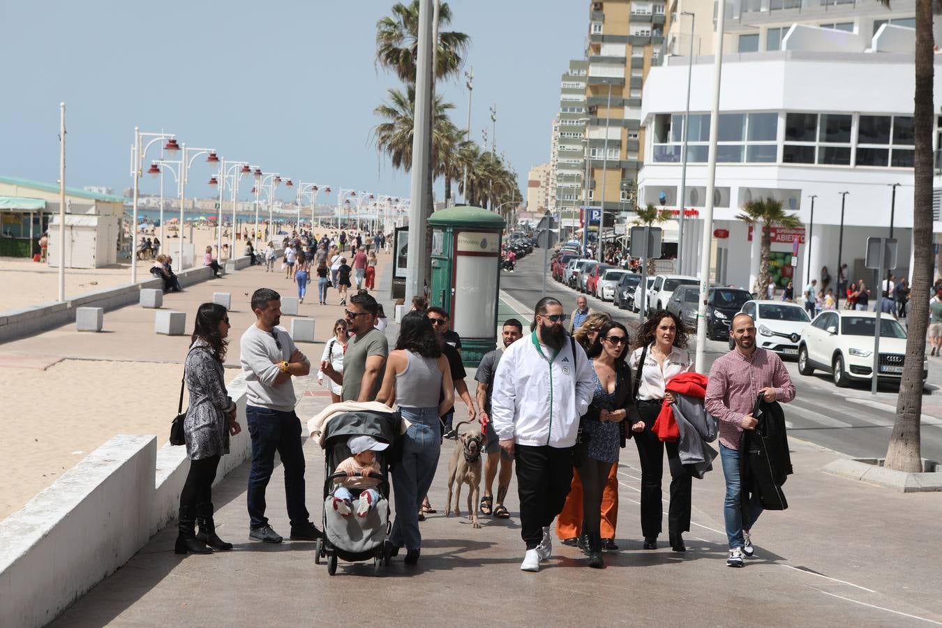 Fotos: Cádiz llena sus playas en Semana Santa