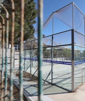 Imagen secundaria 2 - La zona deportiva de Telegrafía sin Hilos, abandonada y sin actividad desde hace ocho años