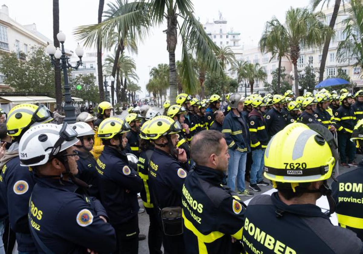 Los bomberos se niegan a hacer retenes en las ferias de la provincia de Cádiz