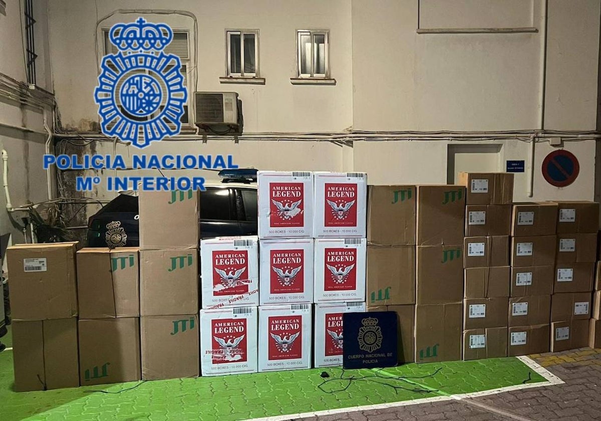 La Policía frustra un alijo de contrabando de 17.000 cajetillas de tabaco