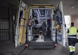 Herido grave un trabajador al caer desde tres metros por el hueco de un ascensor en Sanlúcar