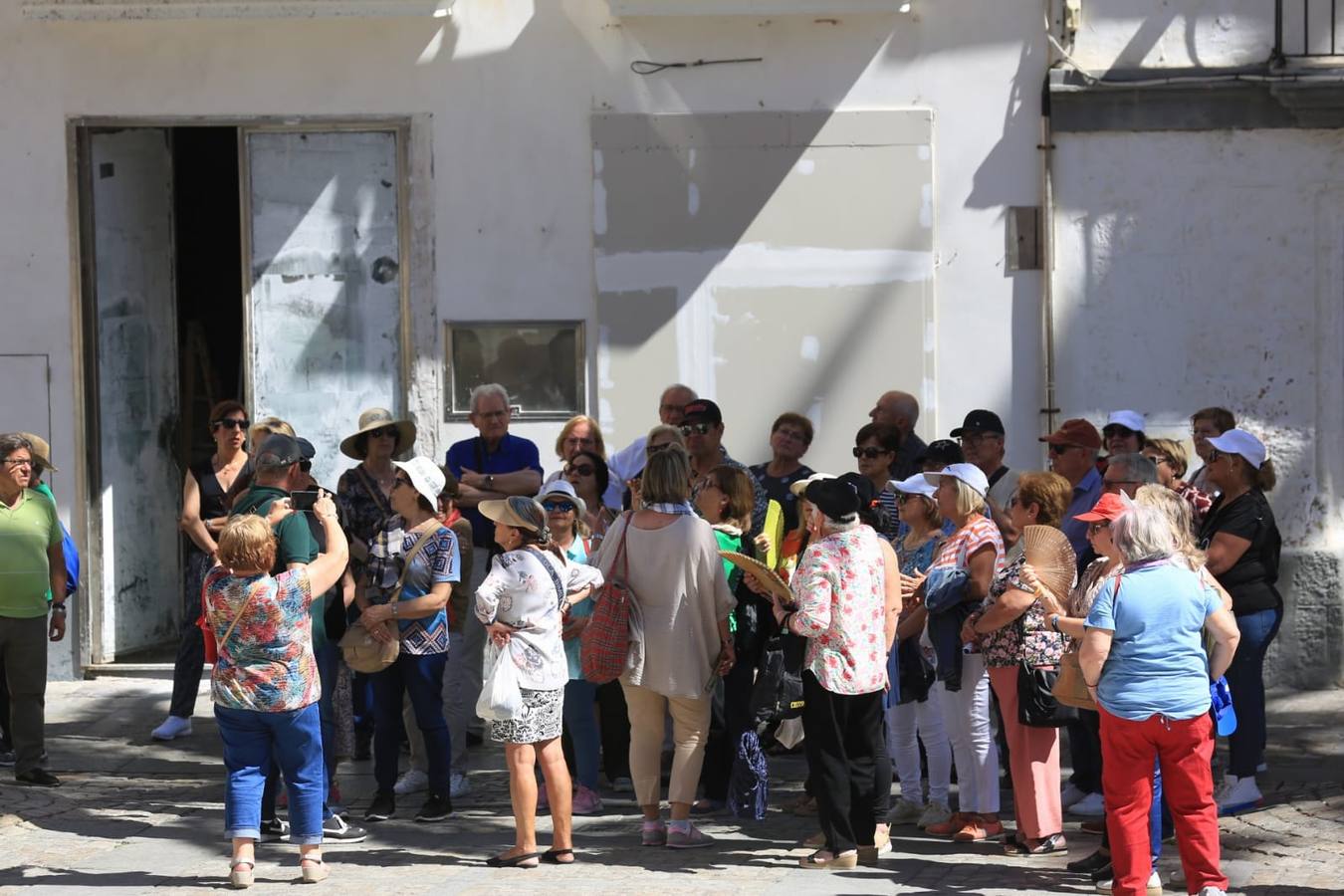 Fotos: Cinco cruceros y más de 9.000 pasajeros en una gran jornada en el Puerto de Cádiz