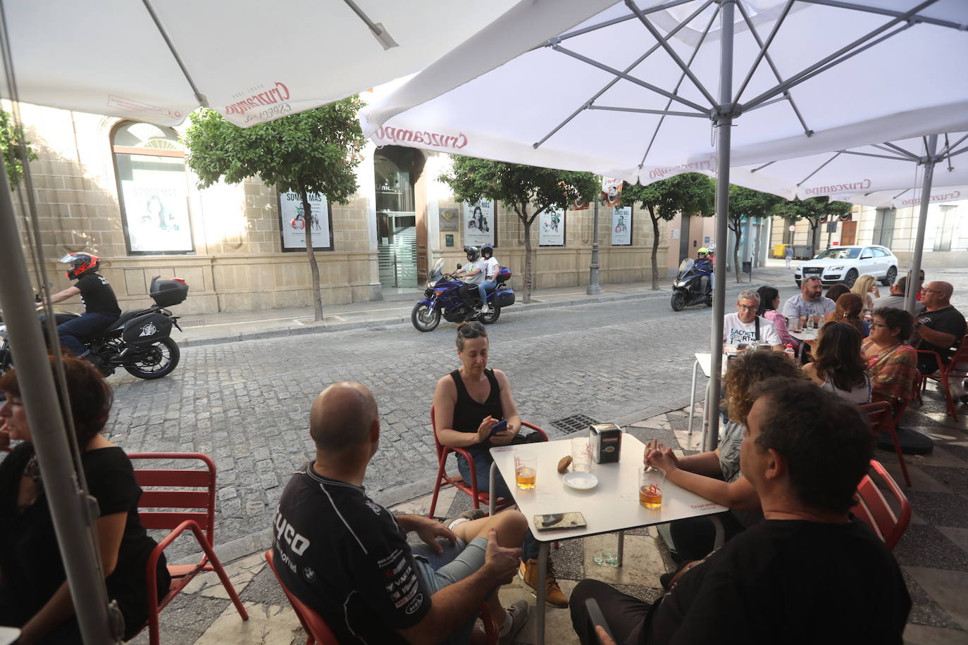 Fotos: Gran ambiente de aficionados en Jerez
