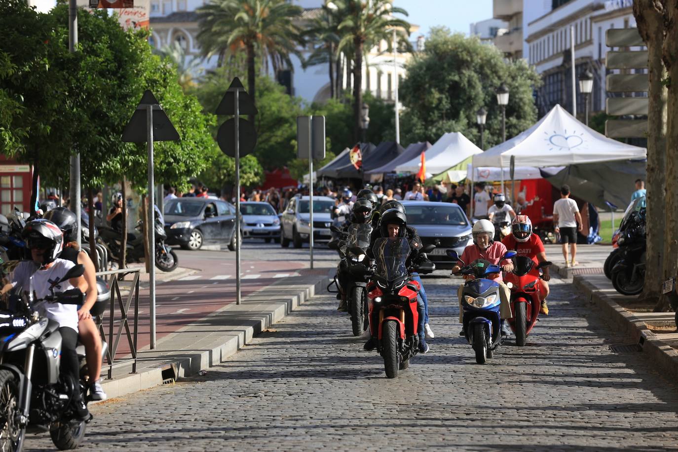 Fotos: Gran ambiente de aficionados en Jerez