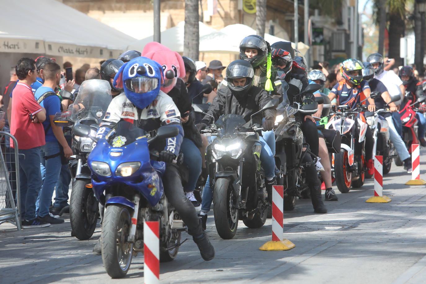 Fotos: Sábado de motos con gran ambiente en El Puerto