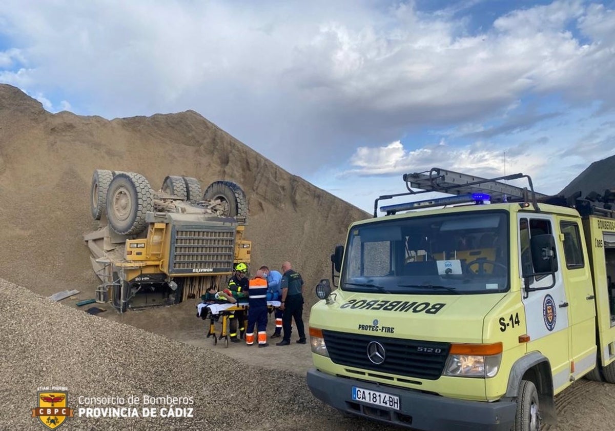 Traslado del conductor herido en la cantera.