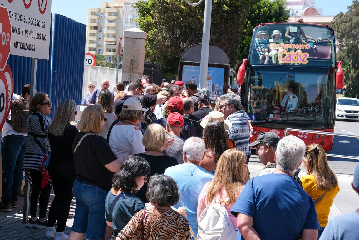 En imágenes: 24 horas en el corazón portuario de Cádiz