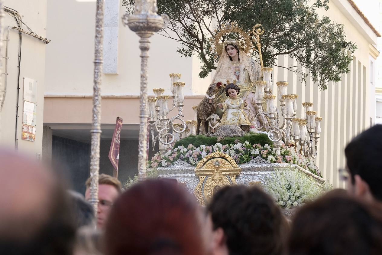 Fotos: Procesión de la hermandad de la Madre del Buen Pastor